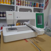 چرخ گلدوزی ژانومه 450E نوار سبز کارکرده | فقط 1291 ساعت، سرویسشده و سالم